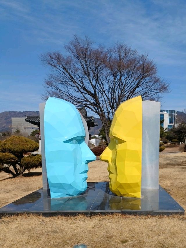 예술 속을 걷는 도심 속 공원이었어요🎨