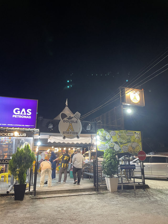 Vibrant Street Food Adventure at Double A Station, Pasir Puteh, Kelantan!
