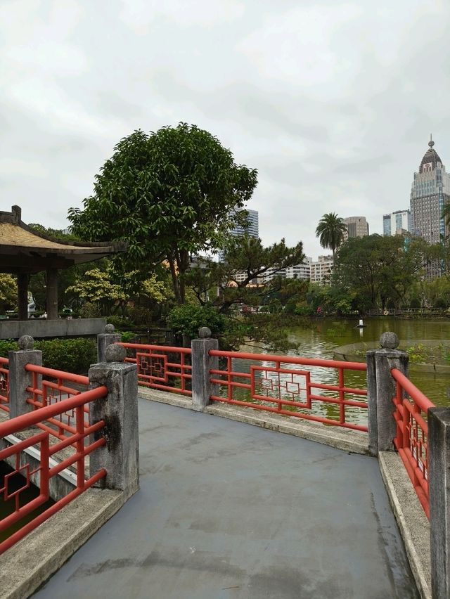 A Peaceful Morning at Sun Yat-sen Memorial Hall