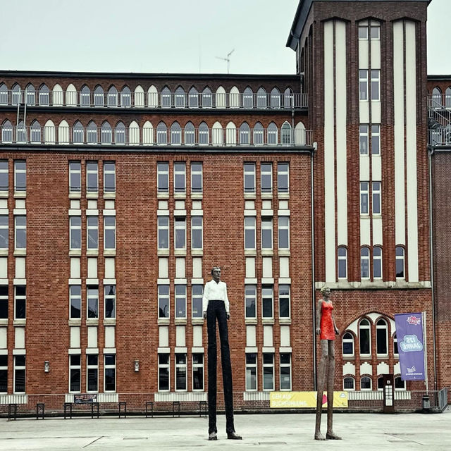Exploring Hamburg’s Historic Town Hall & Surrounding Gems