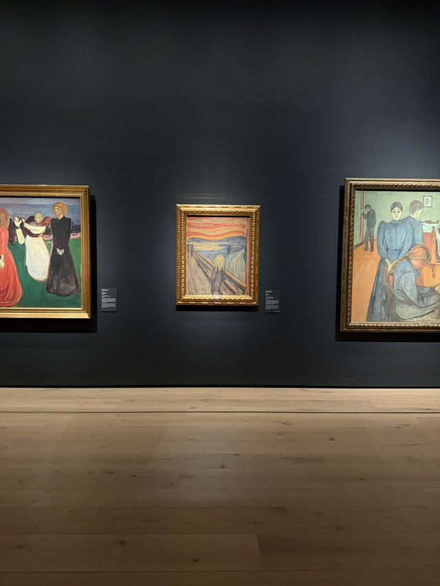 A Day of Art in Oslo – Museums, Murals & Munch Cookies
