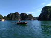 Cruising along Halong Bay