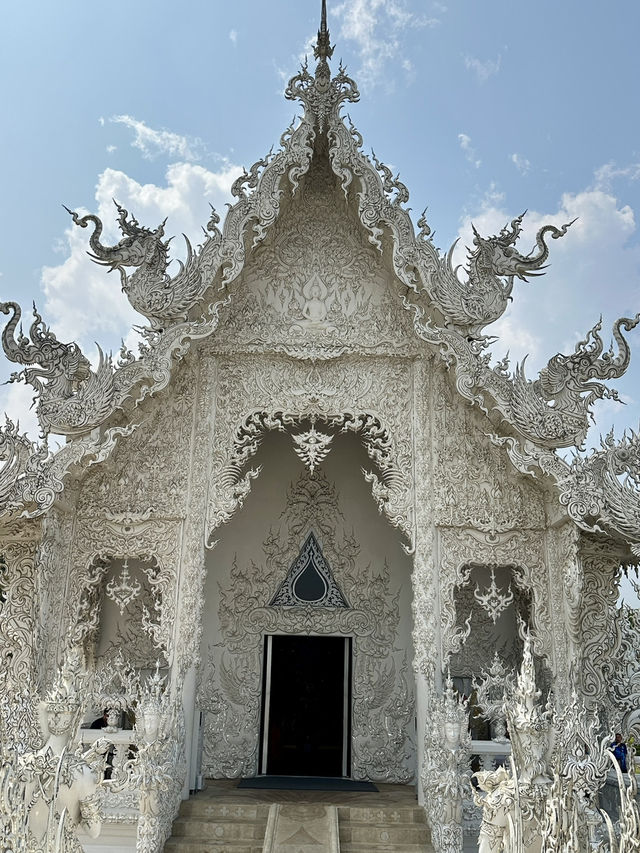 ศิลปะ ความศรัทธา และความฝัน ที่จับต้องได้
