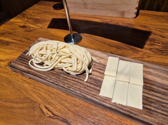 샤브칼국수와 수육을 함께 맛볼 수 있는 충주 연수옥