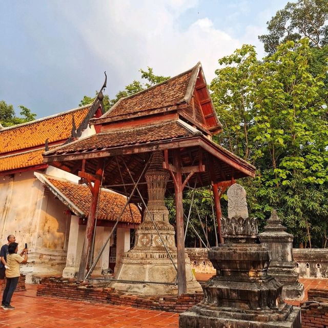 ขอพรพระพุทธรัตนมุนีและชมสถาปัตยกรรมสมัยอยุธยา