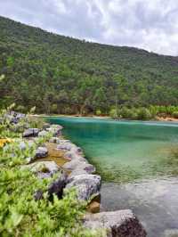 Blue Moon Valley: Where Nature Shows Off in Style