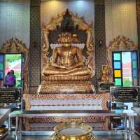 สักการะหลวงพ่อโสธรและหลวงพ่อโตองค์ใหญ่