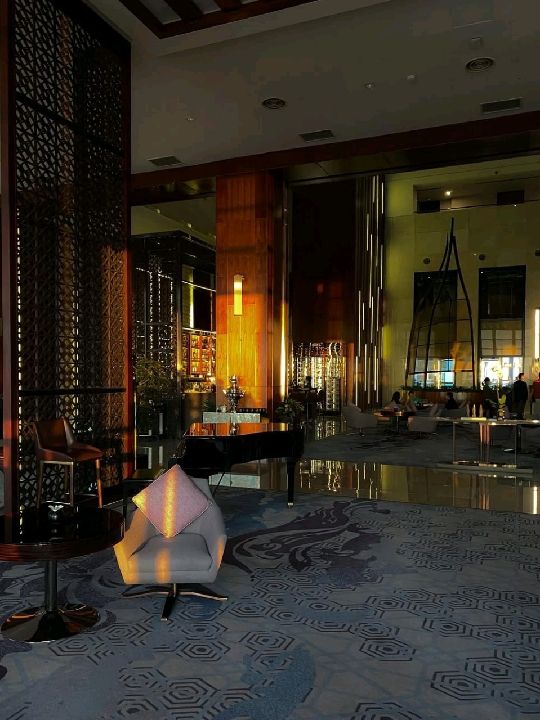 The Hive Lounge