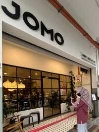 🍽 "Hidden Gem Near the Runway: JOMO Eatery Shines!" 🍰