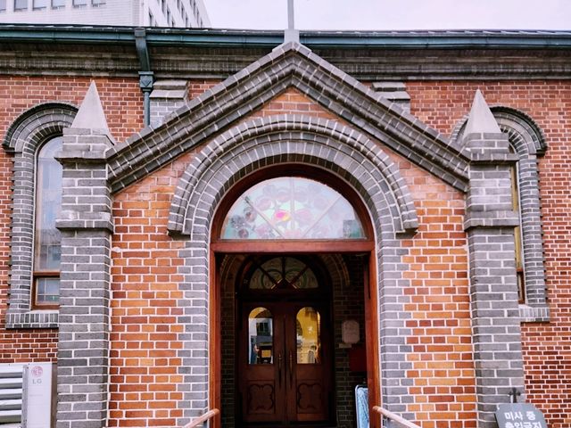 ⛪【靜謐浪漫】桂山天主堂：城市中的一抹神聖與幸福