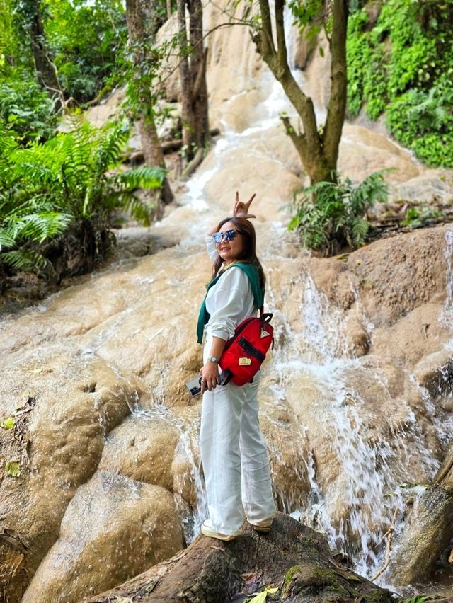 น้ำตกสวนห้อม