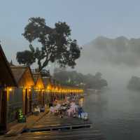 นอนเรือนแพเมืองเฟือง บรรยากาศดีต่อใจมาก 🏞️🍃✨