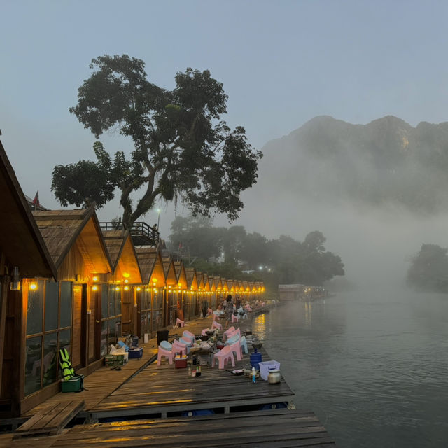 นอนเรือนแพเมืองเฟือง บรรยากาศดีต่อใจมาก 🏞️🍃✨