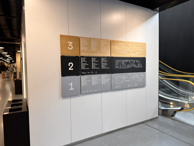 【ヘルシンキ中央図書館 Oodi｜未来型図書館で過ごす静かな時間】