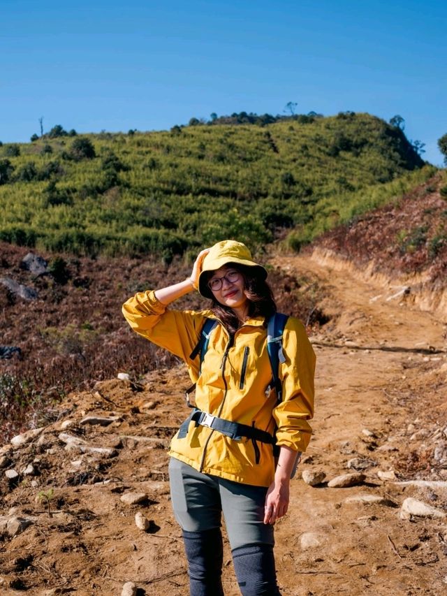 thrilling adventure for nature enthusiasts and cloud hunters to Ta Xua peak
