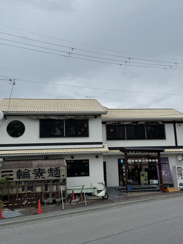 【奈良🇯🇵】大神神社の参道で流し素麺を🌻