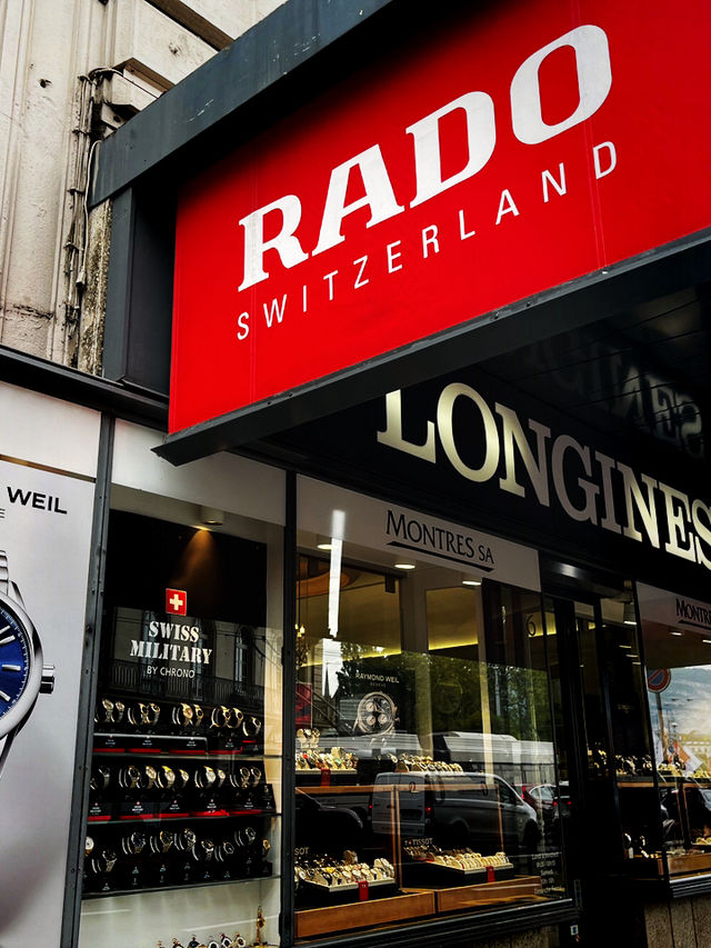 Summer Chic: A Stylish Shopping Day in Zurich