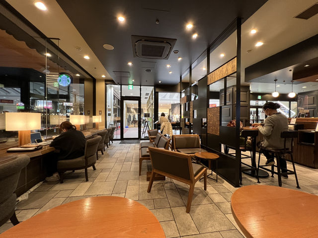 ☕ Cozy Starbucks Vibes at Akita ALS