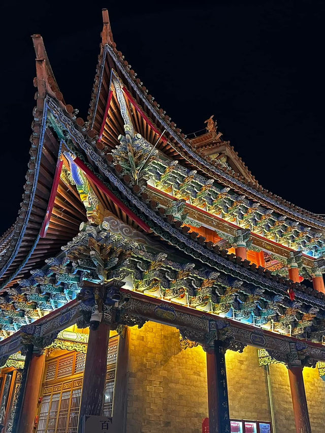"Meet Yourself in Dali: Where Mountains Reflect in the Heart of Erhai"