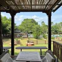 Rancho Charnvee resort & country club 🏡🪵