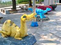 공룡 앞 포토존에서 인생샷 찰칵📸🦕