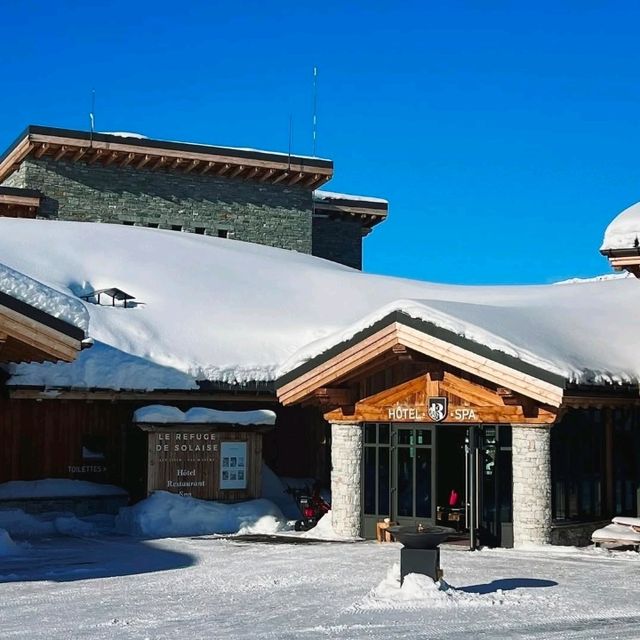 「Le Refuge de Solaise」—天空に浮かぶ絶景リゾート