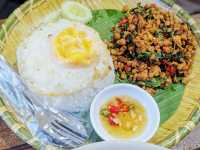 ชามสุข - Boat Noodles ก๋วยเตี๋ยวเรือเนื้อวากิว