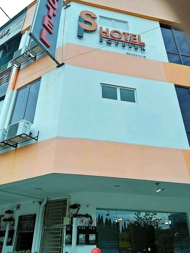 🌟 “A Budget Stopover Near KLIA”