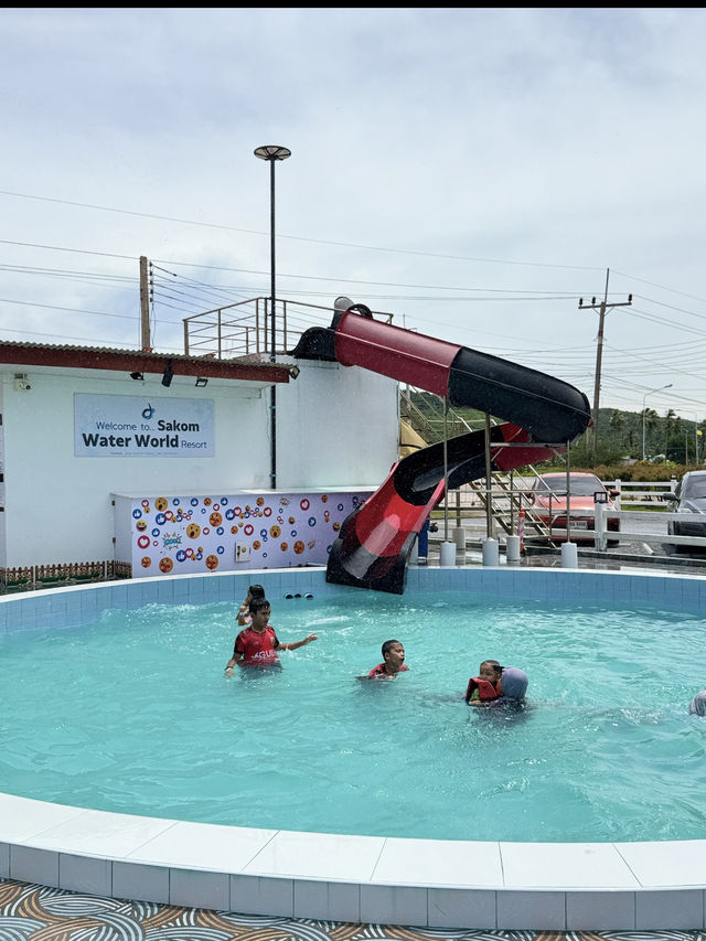 SAKOM WATER WORLD 