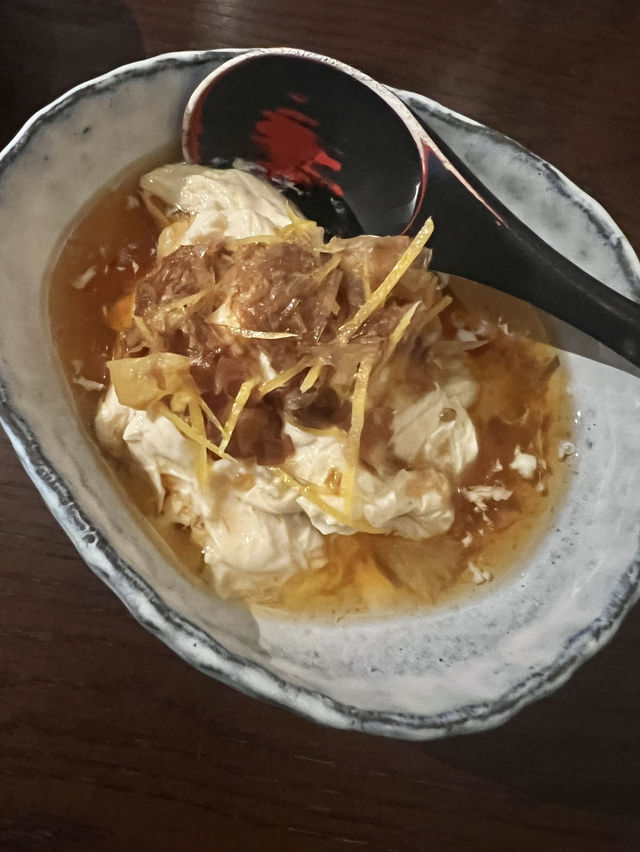 「旅先でしか食べられない“土地の味”って、どうしてあんなに心に残るんだろう。」