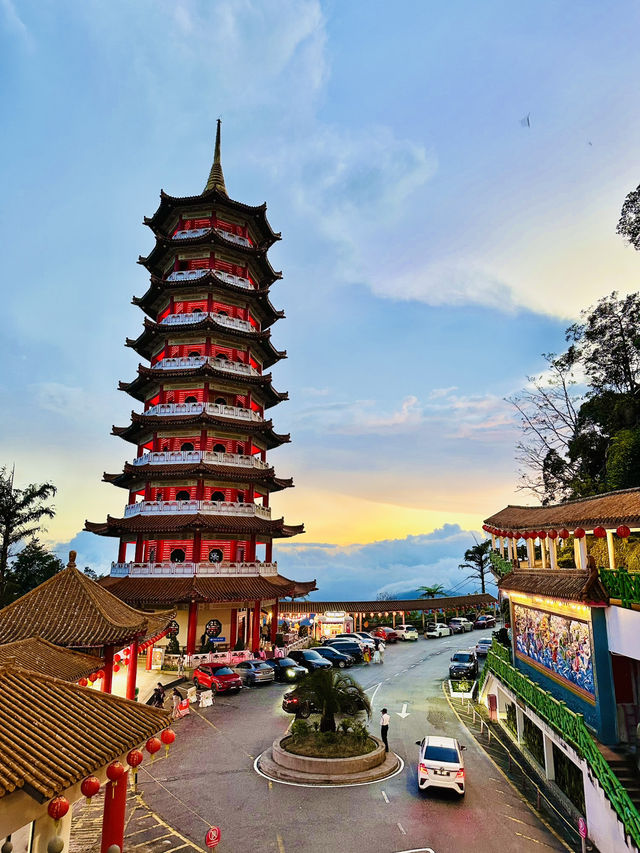 Beat the heat, find your peace 🌤️🧘‍♂️ Genting’s Must-Visit Summer Gem- Chin Swee Caves Temple