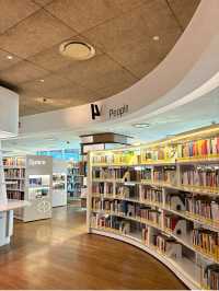 💫 รีวิวไลบรารีที่ชิคสุดในจักรวาล: Library@Orchard