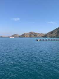 Island Hopping in Indonesia – Adventure & Views for Days! 🇮🇩🛥️