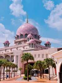 💖 Malaysia’s Pink Mosque — A Dreamy Fairytale Spot You Can’t Miss! 🏰✨