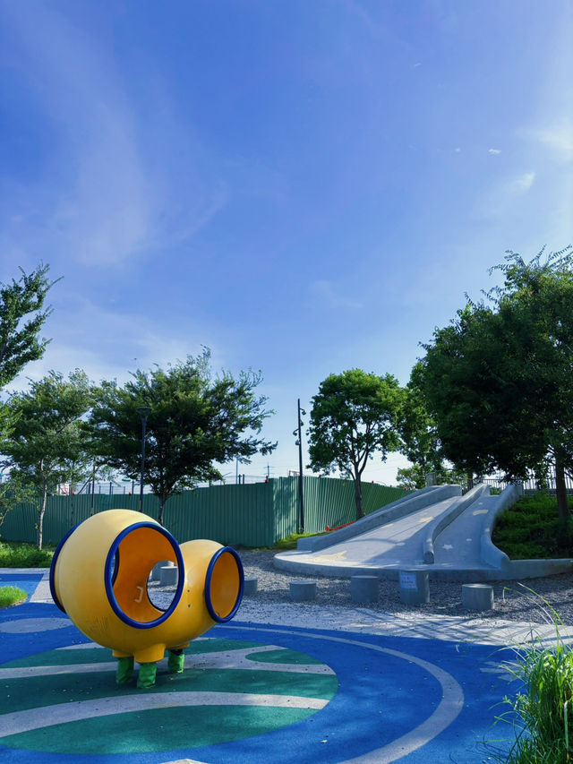 桃園中壢｜大江內定公園 Outlet旁的綠意秘境，散步野餐溜小孩一次滿足！
