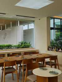 Charoennakorn’s Chic Secret Stay