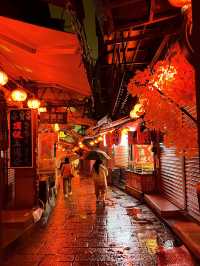 🌙 Jiufen Old Street at Night – A Hidden World After Dark