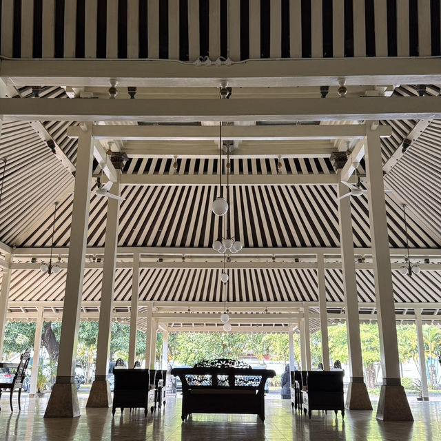 Experience The Javanese Palace Stay