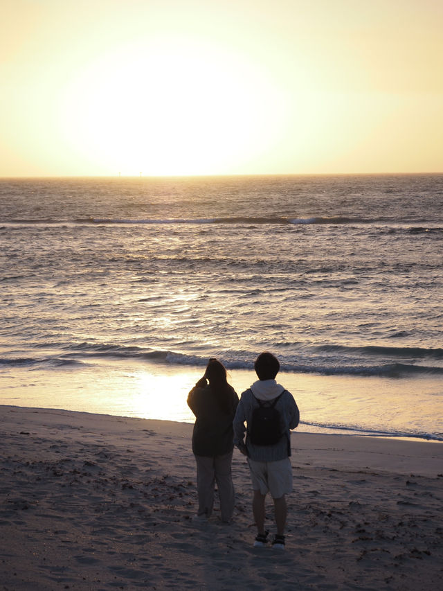 Golden Silence by the Sea — Discover Perth’s Hidden Sunset Gem 🌞🌊