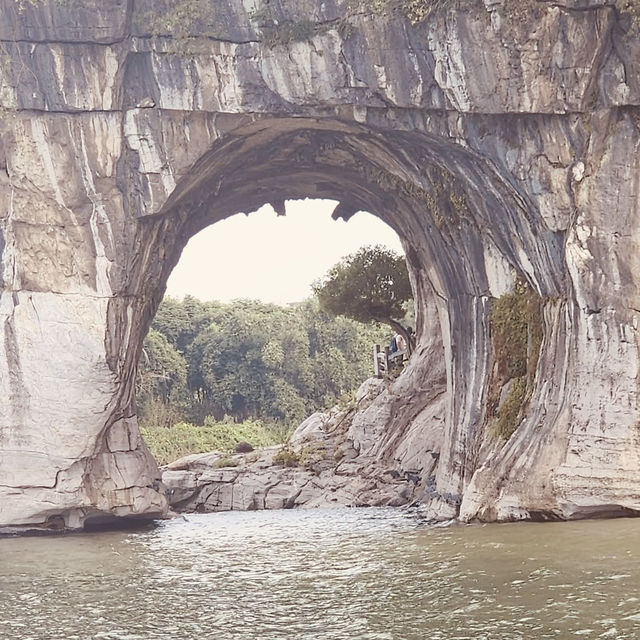 🏞️✨ *Guilin (桂林): China’s Mythical Karst Landscape* 🚣♂️🌿