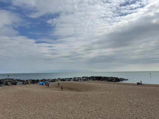 倫敦人的後花園 :漫步寧靜的Folkestone 海濱長廊 倫敦人的後花園 :漫步寧靜的Folkestone 海濱長廊