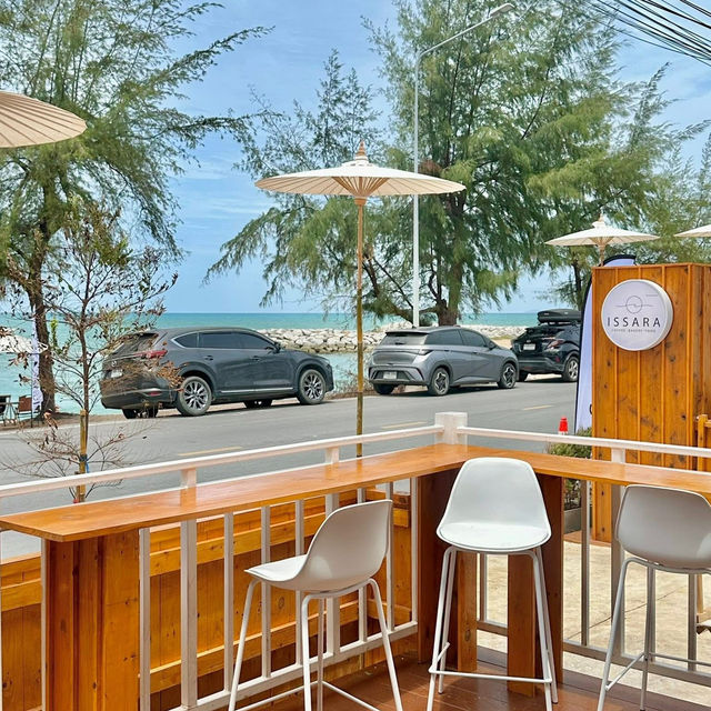 📍 ISSARA cafe & chill 💛🌊