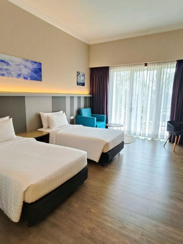 Discover Relax Hotel 🏨 Rainy Green Escape🌴