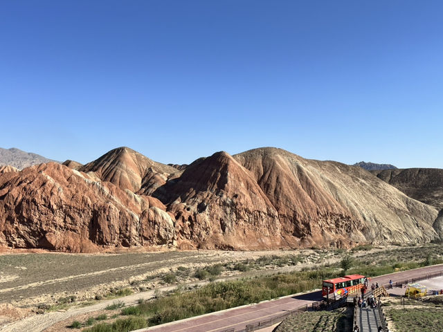  Detailed Guide to 七彩丹霞 – China’s Rainbow Mountains 🌈
