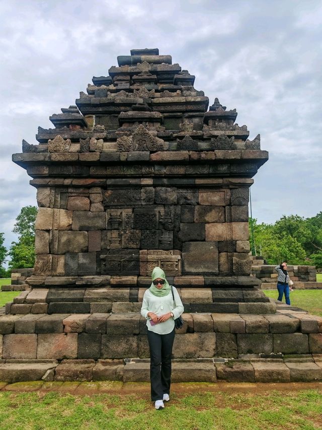 ✨ Hidden Gem with Sunset Magic – Candi Ijo & Lereng Ijo, Jogjakarta ✨