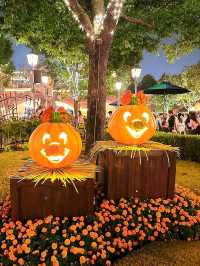 “Universal Studios Beijing: A Halloween Spectacular of Fear and Fun”