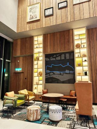 Moxy Putrajaya의 유쾌한 분위기와 대담한 에너지