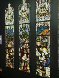 日光映照絢麗宗教藝術