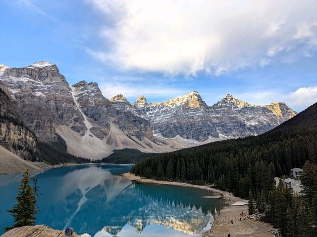 夢蓮湖（Moraine Lake）的日出美景！！