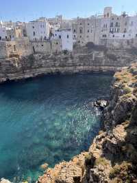 바다 위에 떠 있는 흰 도시, 폴리냐노 아 마레